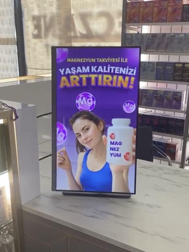 Mermer tezgâh üstünde magnezyum içerikli dikey ekran